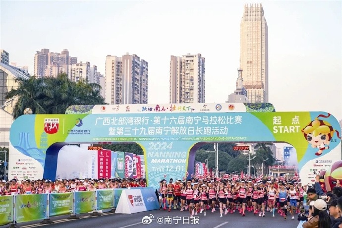会上的表现