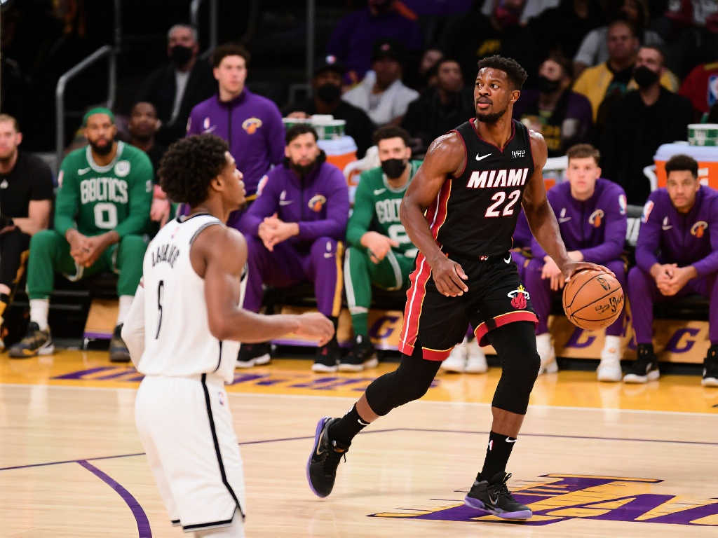 及在高压下 及在高压下