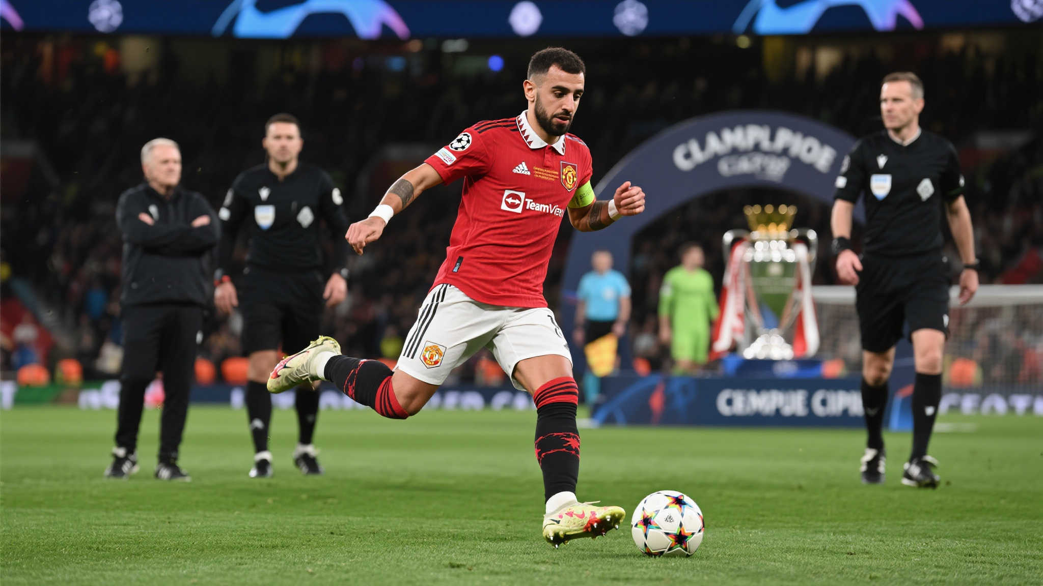 争冠组的各 争冠组的各